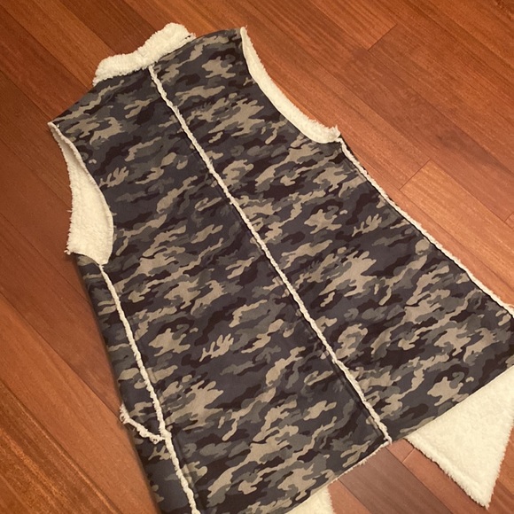 LuloRoe Camo Ladies Vest with Pockets - Sz S - Picture 5 of 11